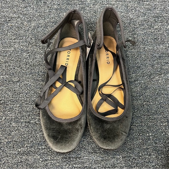 Torrid Velvet Lace Up Ballet Flats - Size 8 WIDE - Picture 1 of 3